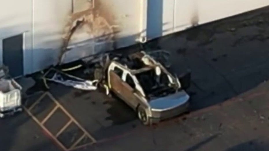 ARIZONA POLICE ARREST SUSPECTED ARSONIST AFTER TESLA CYBERTRUCK SET ABLAZE AT MESA DEALERSHIP